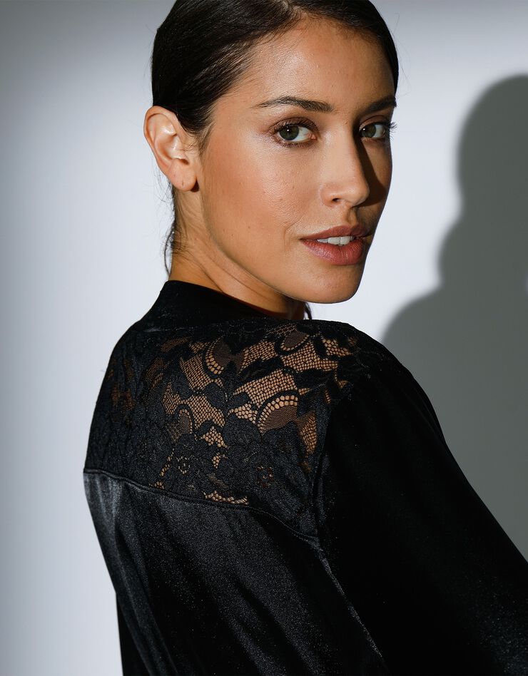 Déshabillé "séduction" forme kimono satin et dentelle (noir) Déshabillé "séduction" forme kimono satin et dentelle (noir)