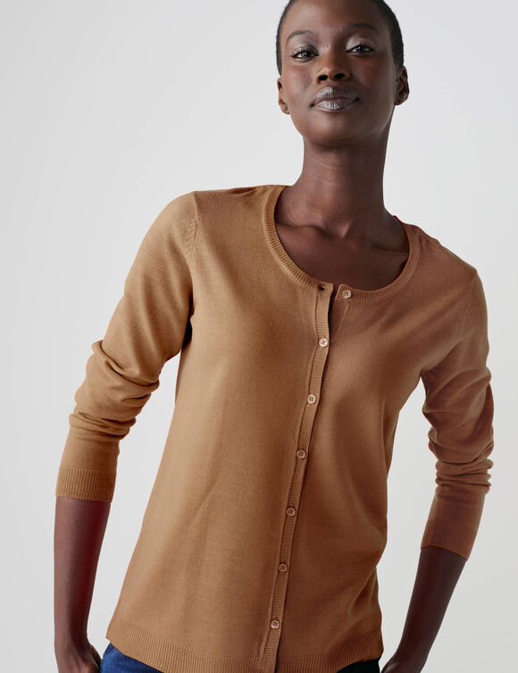 Cardigan boutonn&eacute; col rond uni, toucher doux (noisette)