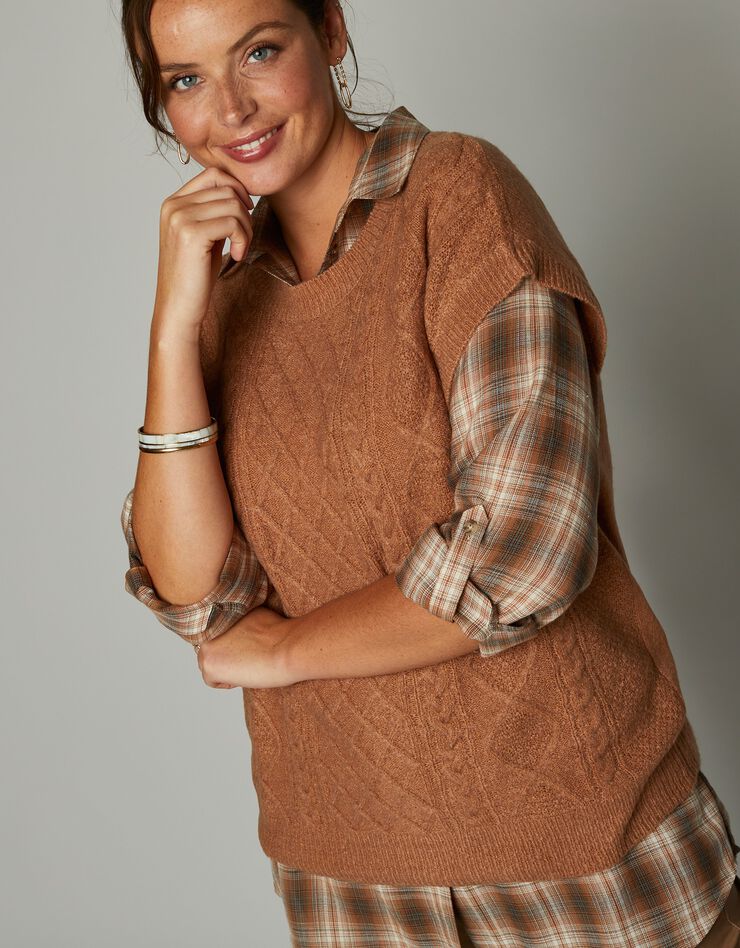 Pull torsadé sans manches, épaules tombantes (caramel) Pull torsadé sans manches, épaules tombantes (caramel)