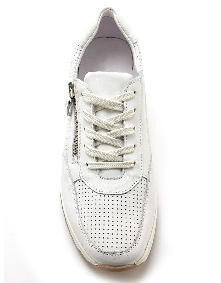 Baskets dessus cuir perforé - largeur confort (blanc) Baskets dessus cuir perforé - largeur confort (blanc)