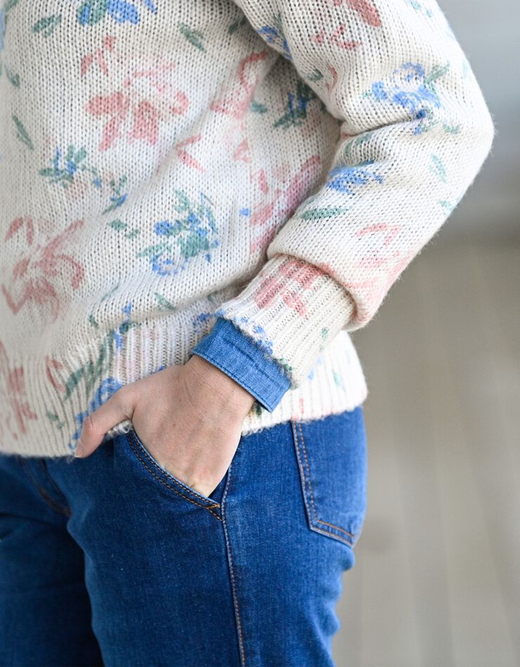 Pull col rond imprimé, toucher mohair (écru / rose / vert) Pull col rond imprimé, toucher mohair (écru / rose / vert)