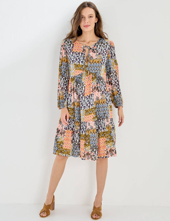 Robe &eacute;vas&eacute;e &agrave; volant, imprim&eacute; (&eacute;cru / caramel)