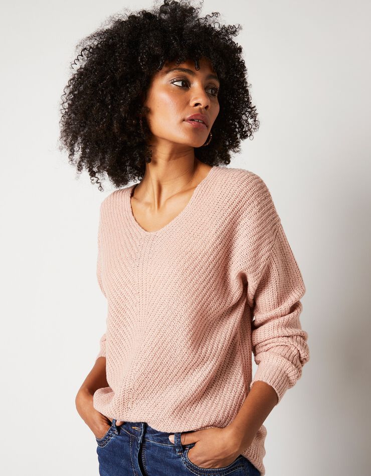 Pull col V, maille anglaise toucher mohair (rose poudré) Pull col V, maille anglaise toucher mohair (rose poudré)