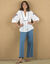 Blouse brodée manches amples, crépon (écru / bleu)