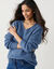 Pull col V &agrave; c&ocirc;tes en biais, maille anglaise (bleu denim)
