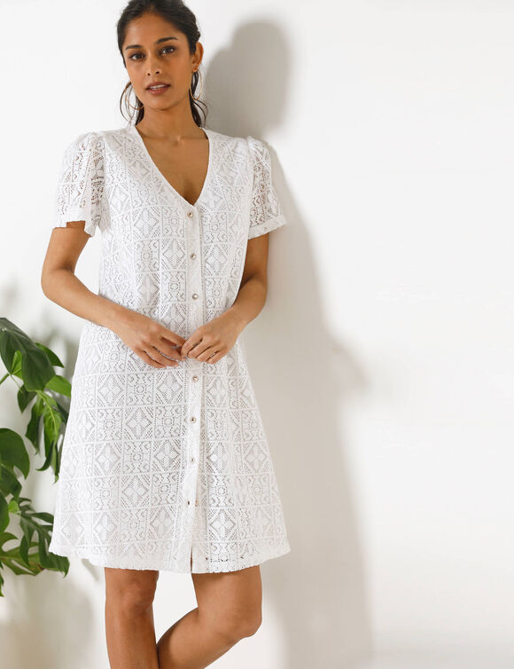 Robe courte boutonn&eacute;e en dentelle, manches courtes (blanc)