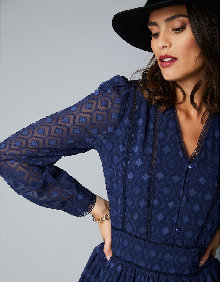 Robe en voile jacquard, finition dentelle (bleu marine) Robe en voile jacquard, finition dentelle (bleu marine)
