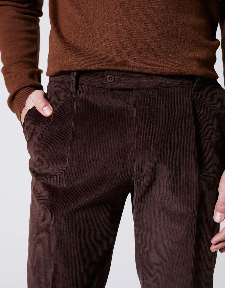 Pantalon velours taille élastiquée sans pince (châtaigne) Pantalon velours taille élastiquée sans pince (châtaigne)