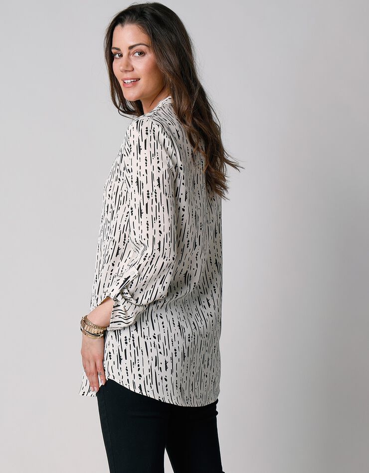 Blouse imprimé graphique col tunisien, crêpe (écru / noir) Blouse imprimé graphique col tunisien, crêpe (écru / noir)