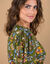 Robe courte imprimée volantée, manches  3/4 (kaki / corail)