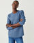 Pull &eacute;vas&eacute; col rond &agrave; c&ocirc;tes en biais, maille anglaise (bleu denim)