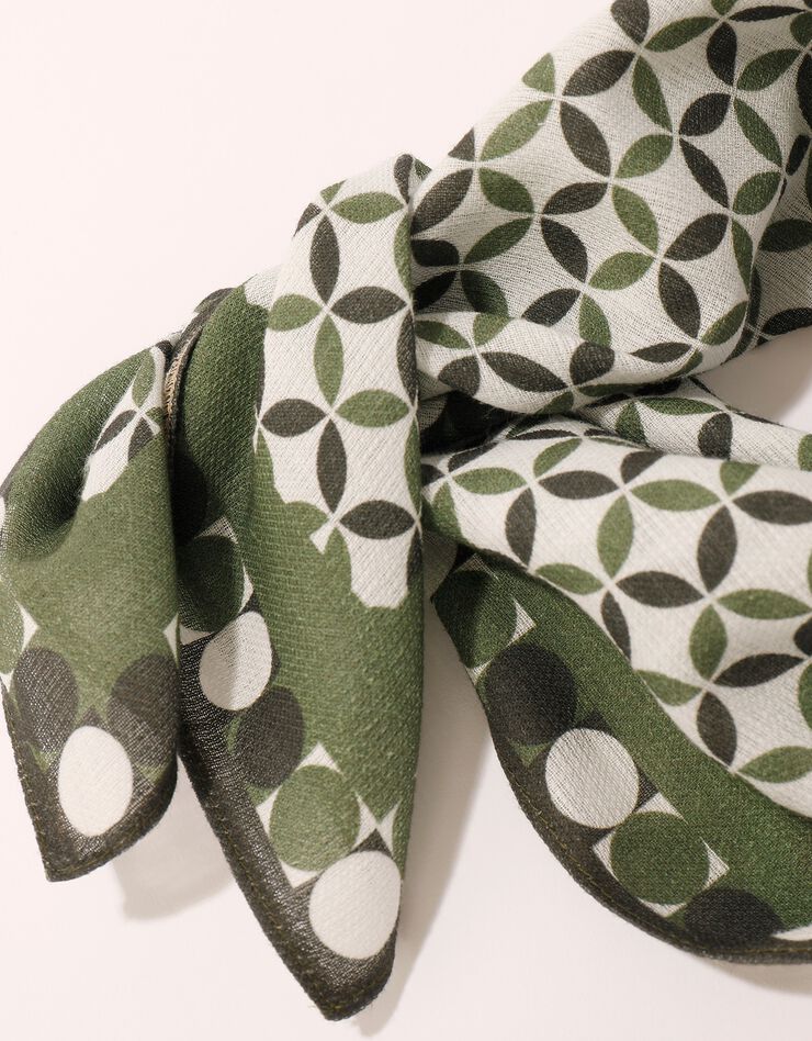 Foulard fabriqué en France imprimé graphique, 48x48 cm - coton biologique(1) (kaki / noir) Foulard fabriqué en France imprimé graphique, 48x48 cm - coton biologique(1) (kaki / noir)