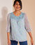 Blouse macramé imprimée, voile plumetis (bleu grisé)