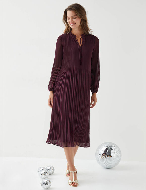 Robe unie mi longue, voile pliss&eacute; (prune)