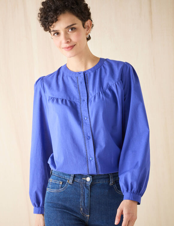 Chemisier col rond uni, détails jour échelle (bleu dur)