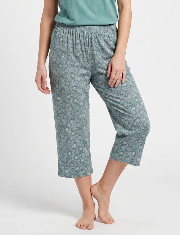 Pantacourt pyjama fleuri &laquo;charme botanique&raquo; (vert / &eacute;cru)