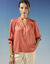 Blouse unie col tunisien, manches coudes smockées (corail foncé)