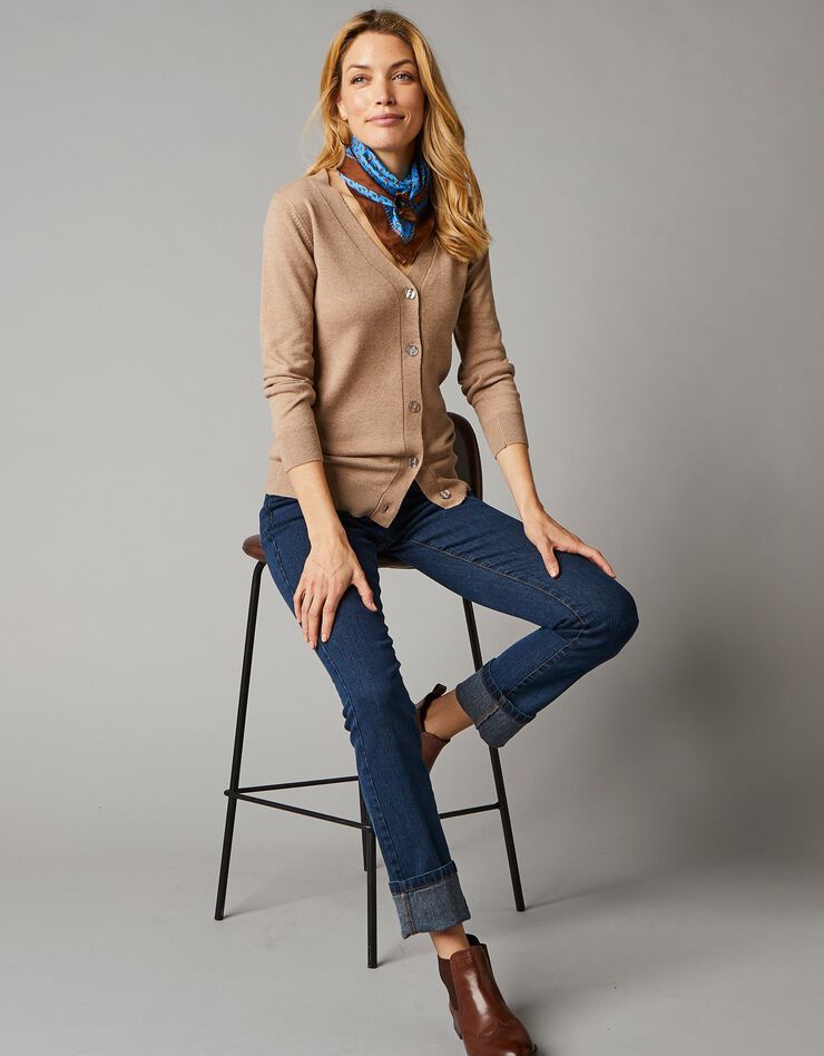 Gilet boutonné col V, laine d'agneau (beige chiné) Gilet boutonné col V, laine d'agneau (beige chiné)