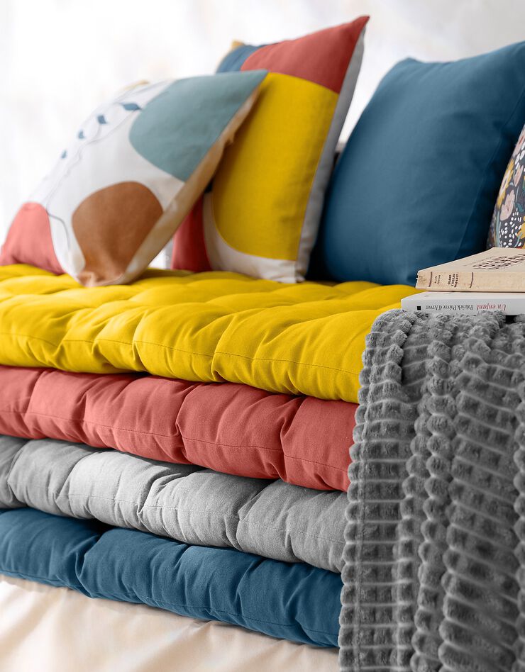 Long coussin déco coton recyclé finition pompons (bleu) Long coussin déco coton recyclé finition pompons (bleu)