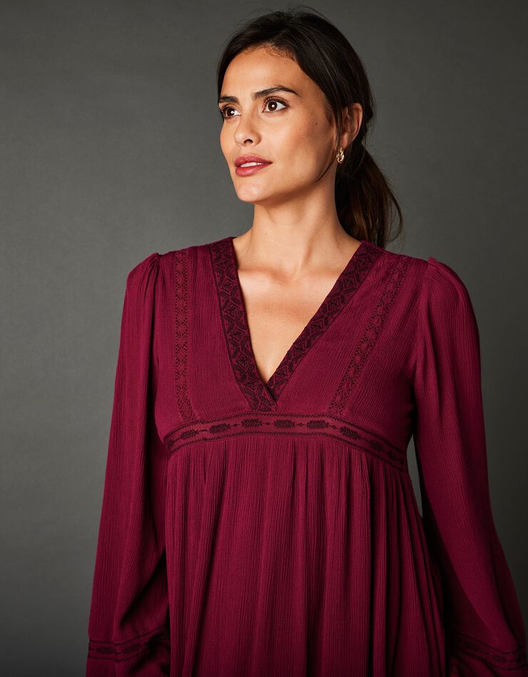 Robe brodée dentelle et macramé (bordeaux)