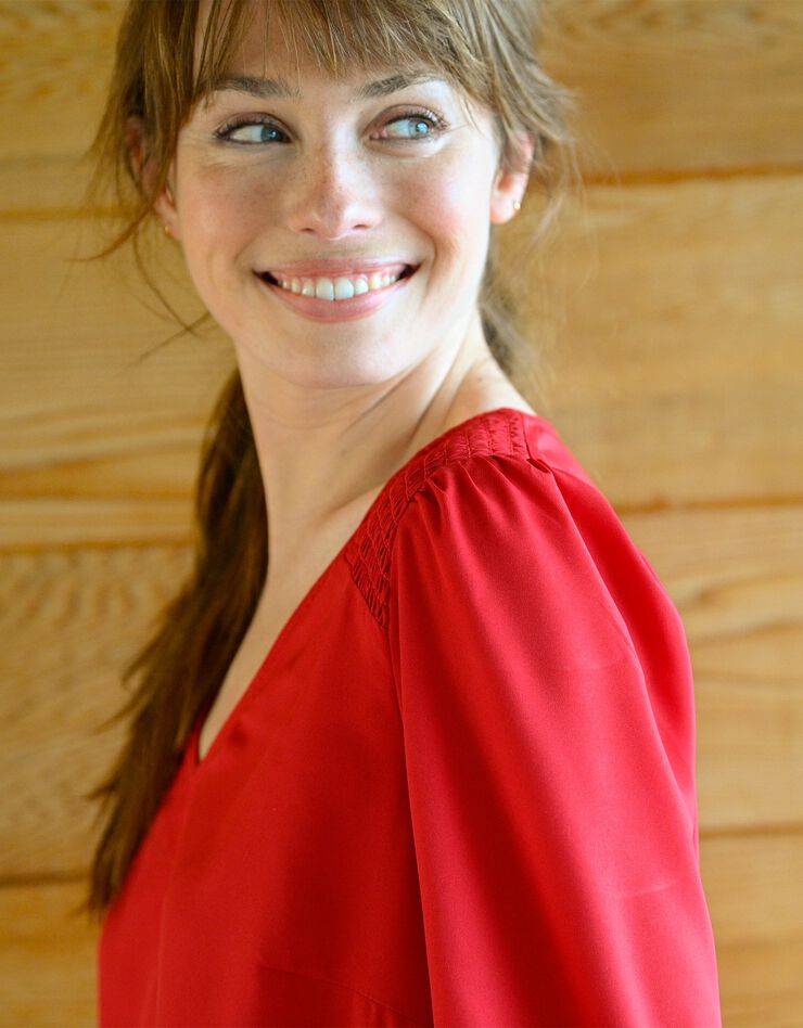 Blouse smocks épaules unie (rouge) Blouse smocks épaules unie (rouge)