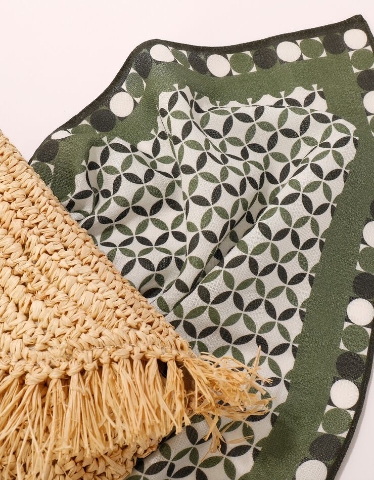 Foulard fabriqué en France imprimé graphique, 48x48 cm - coton biologique(1) (kaki / noir) Foulard fabriqué en France imprimé graphique, 48x48 cm - coton biologique(1) (kaki / noir)