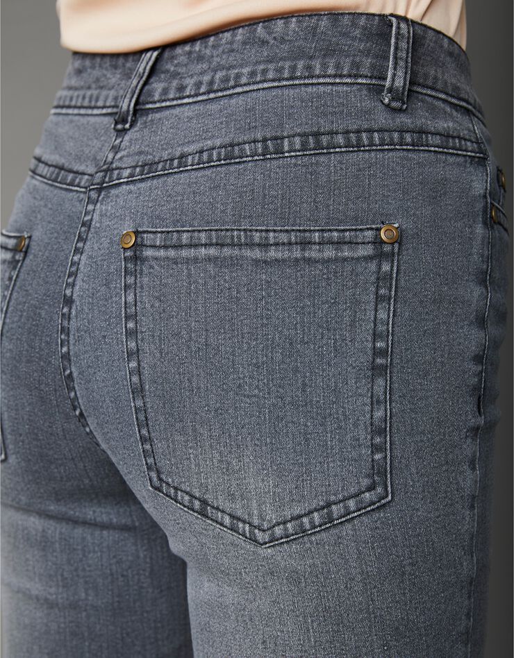 Jean 7/8ème coupe fuselée brodée à la base (gris anthracite) Jean 7/8ème coupe fuselée brodée à la base (gris anthracite)