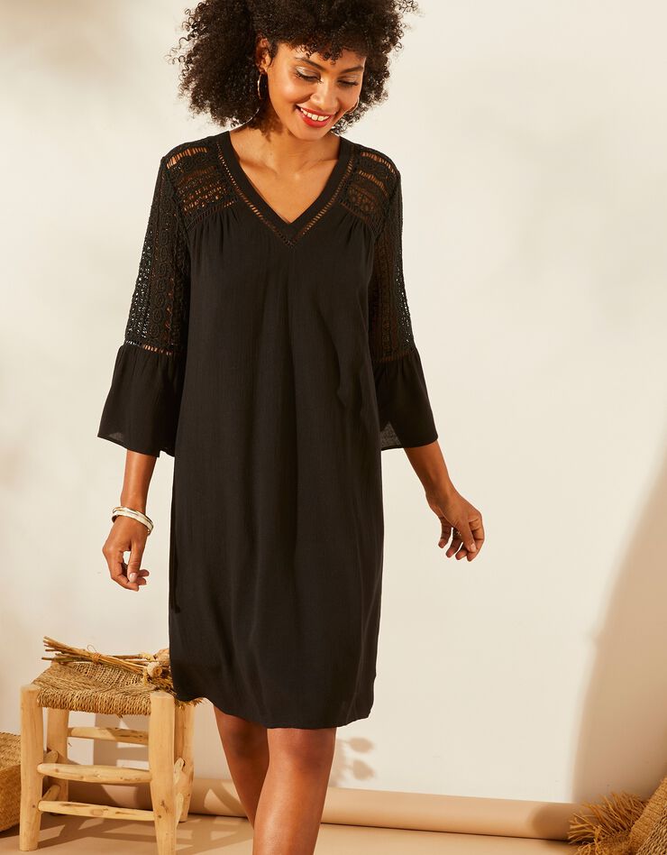 Robe évasée, manches ¾, détails macramé (noir) Robe évasée, manches ¾, détails macramé (noir)