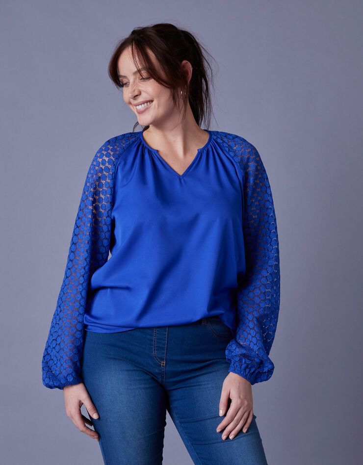 Blouse unie manches dentelle (bleu dur) Blouse unie manches dentelle (bleu dur)