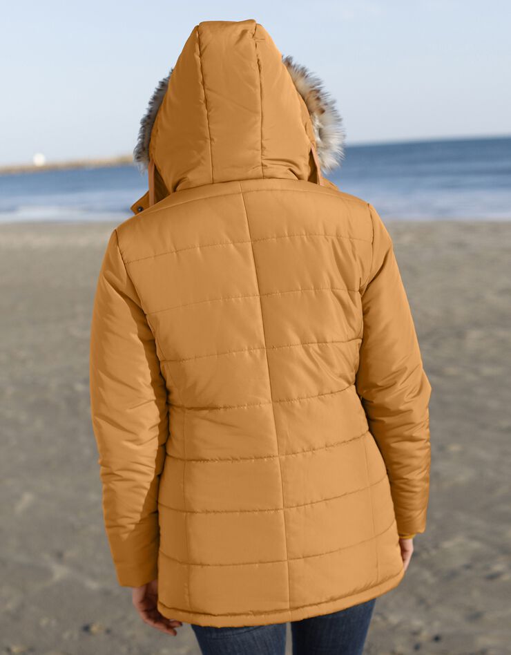 Doudoune fourrée à capuche imperméable (safran) Doudoune fourrée à capuche imperméable (safran)