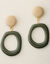 Boucles d'oreille asymétriques (kaki / blanc cassé)