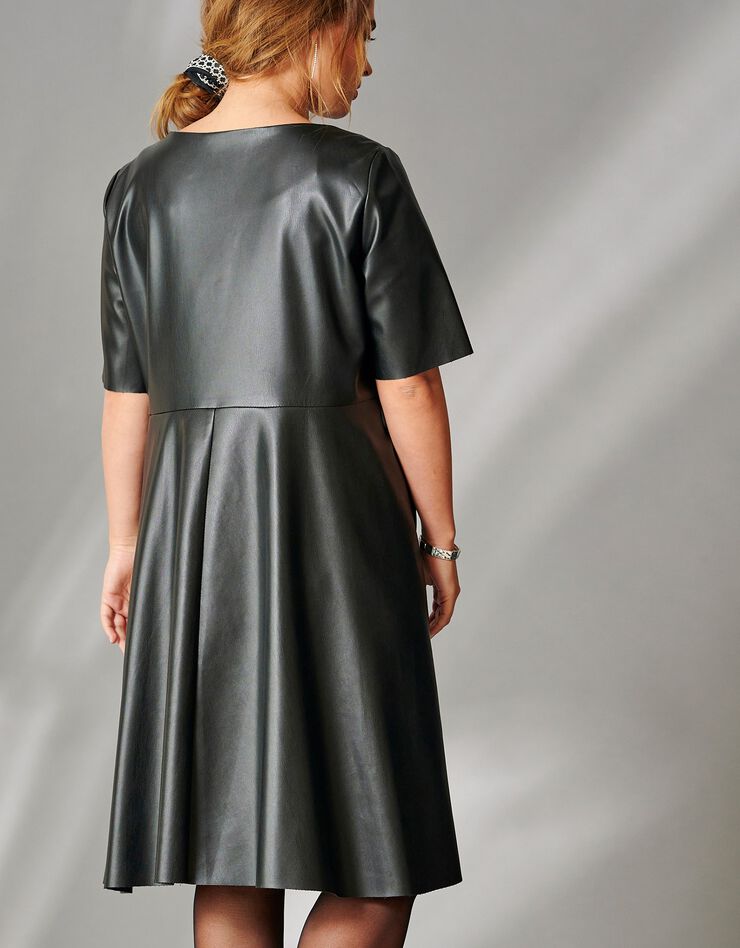 Robe évasée aspect cuir (noir) Robe évasée aspect cuir (noir)