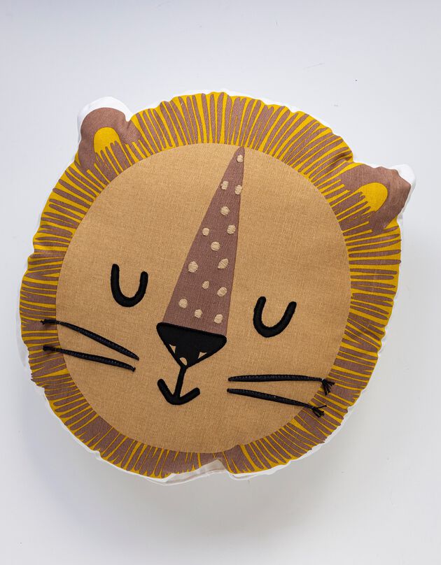 Coussin garni enfant "lion" (beige)