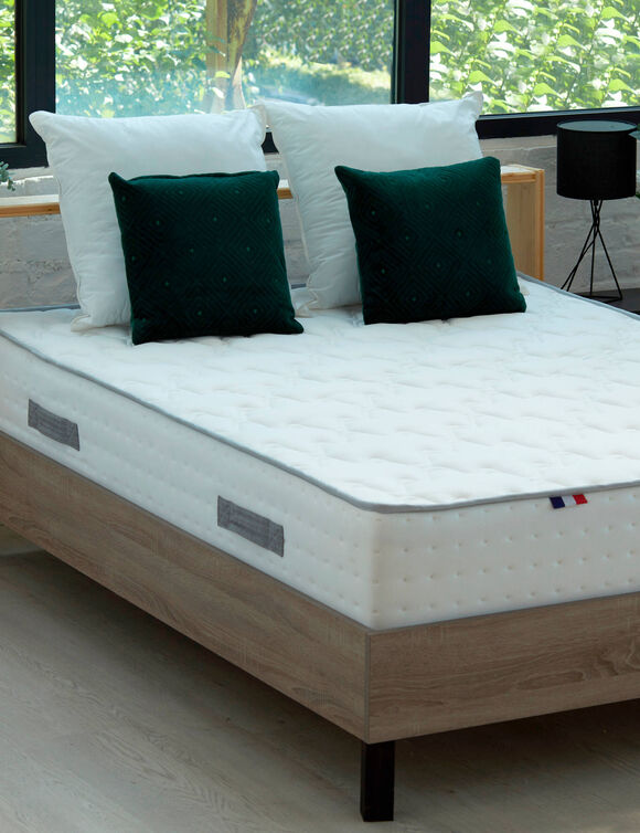 Matelas mousse &agrave; m&eacute;moire de forme + 1362 ressorts ensach&eacute;s prestige ferme 28 cm - 7 zones (blanc)