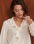 Blouse col V volant&eacute;e unie (&eacute;cru)