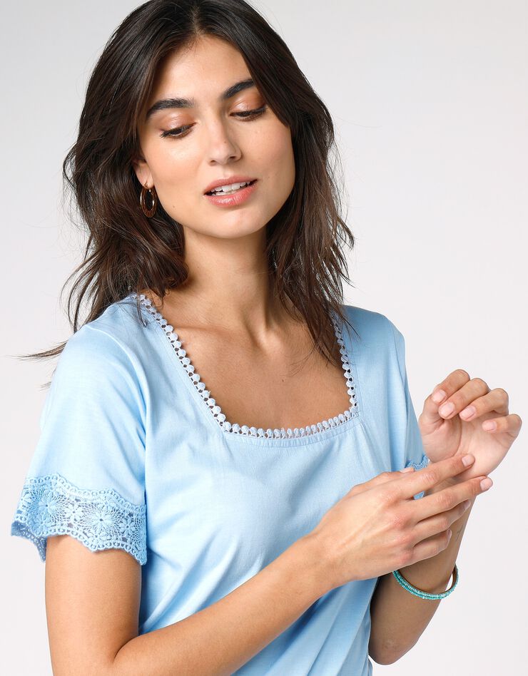 Tee-shirt col carré galon fantaisie (bleu ciel) Tee-shirt col carré galon fantaisie (bleu ciel)
