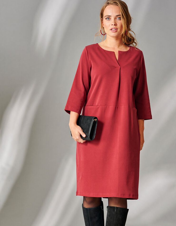 Robe manches 3/4 avec décolleté goutte (rouge foncé) Robe manches 3/4 avec décolleté goutte (rouge foncé)