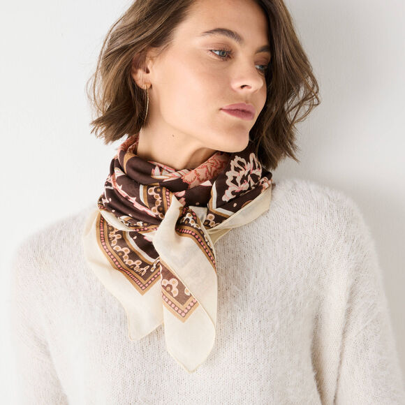 Grand foulard, imprim&eacute; fleurs, carr&eacute; (chocolat)