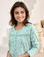Chemise de nuit longue manches longues imprimée "fleurettes" (vert amande)