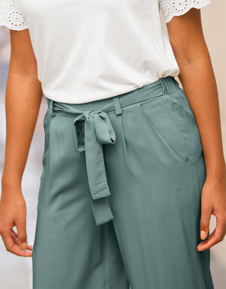 Pantalon raccourci fluide uni (vert grisé)