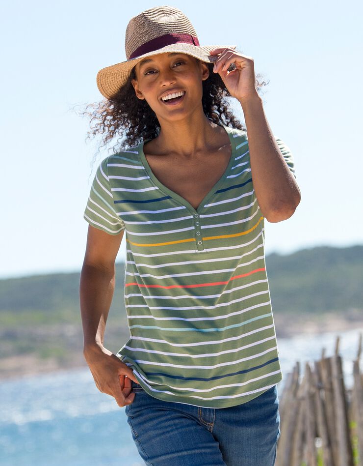 Tee-shirt col V rayé multicolore (vert / multicolore) Tee-shirt col V rayé multicolore (vert / multicolore)