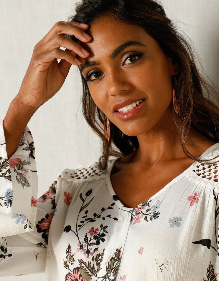 Blouse imprimée détails macramé (écru / rose) Blouse imprimée détails macramé (écru / rose)