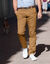 Pantalon chino ceinture arrondie sous le ventre (caramel)