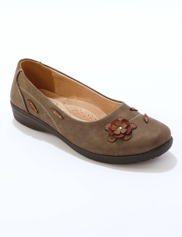 Ballerines fleurs appliqu&eacute;es, largeur confort (taupe)