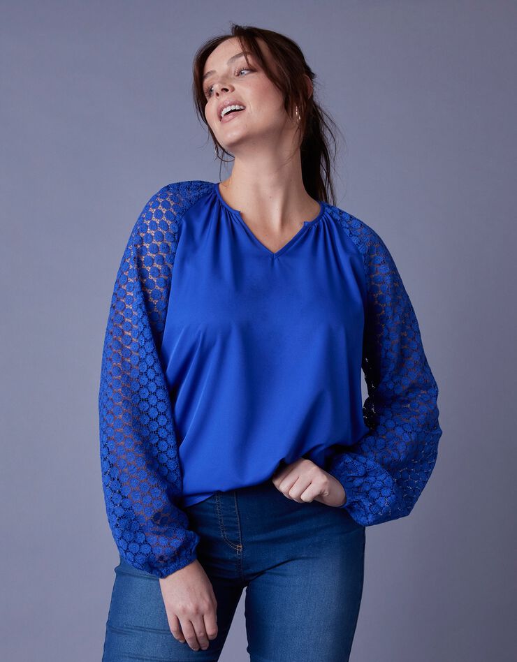 Blouse unie manches dentelle (bleu dur) Blouse unie manches dentelle (bleu dur)