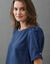 Blouse col rond bijoux, manches coudes (bleu glacier)