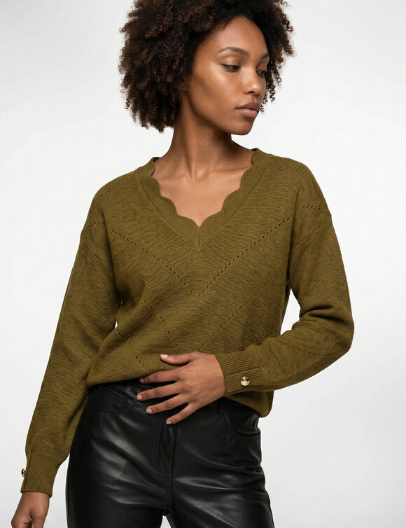 Pull col V festonn&eacute;, maille pointelle ajour&eacute;e fantaisie (bronze)
