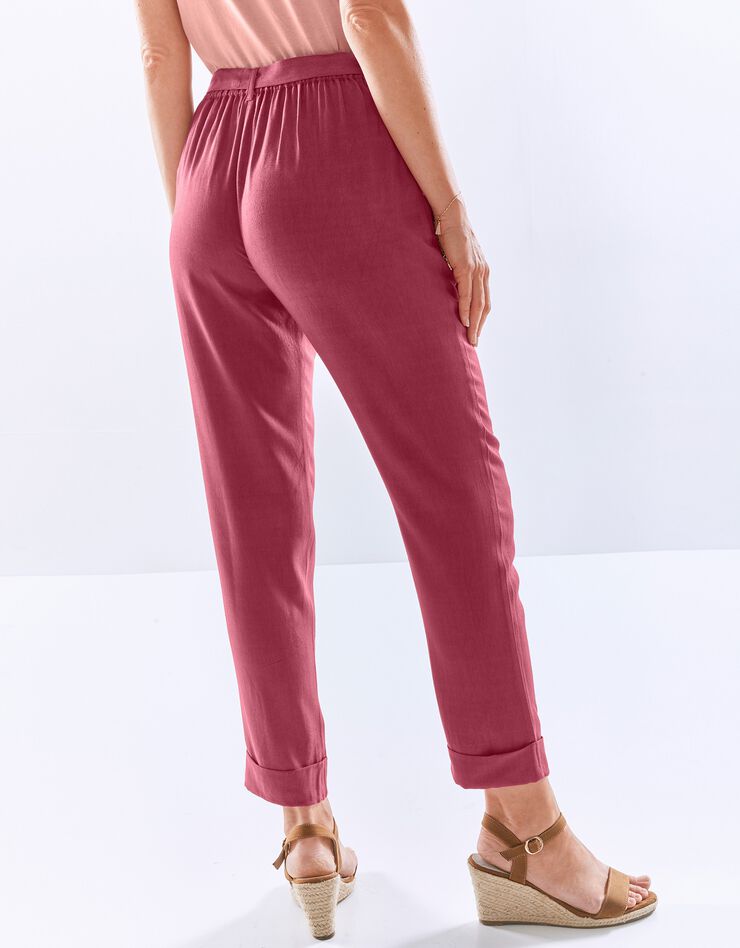 Pantalon uni coupe 7/8ème fuselée, tissu fluide (tomette) Pantalon uni coupe 7/8ème fuselée, tissu fluide (tomette)