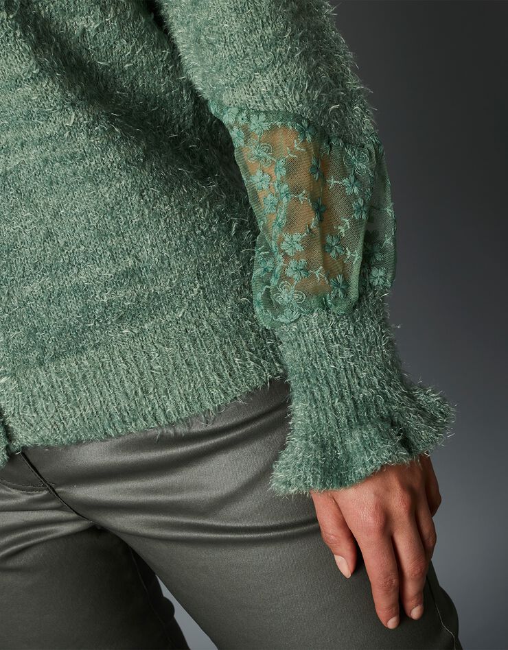 Gilet tulle brodé maille douceur (vert amande) Gilet tulle brodé maille douceur (vert amande)