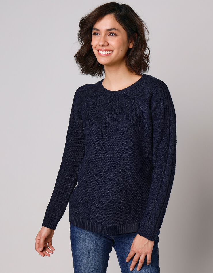 Pull en maille torsadée (marine) Pull en maille torsadée (marine)